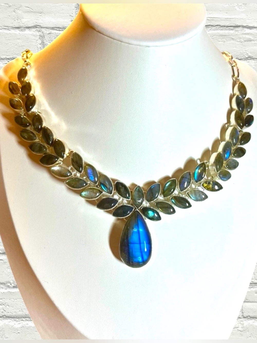 Natural Labradorite Laurel Leaf Statement Necklace 20” Blue Flash Teardrop